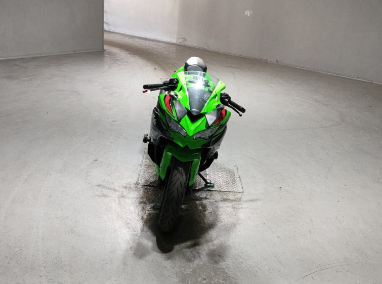 Мотоцикл Kawasaki NINJA ZX-4RR з пробігом 6436 km