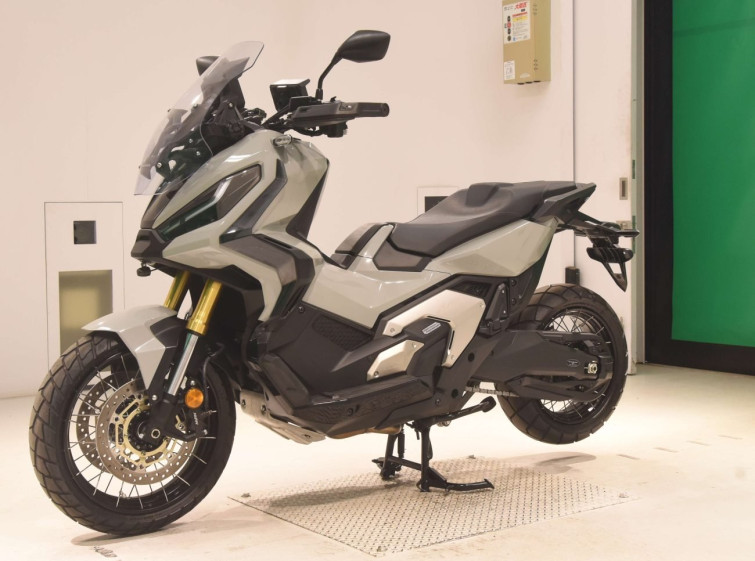 Мотоцикл Honda X-ADV750 с пробегом 2080 km