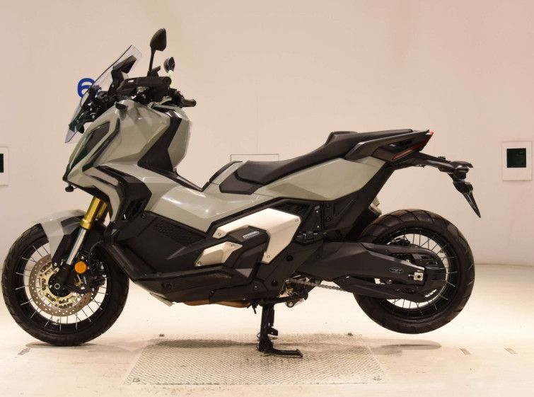 Мотоцикл Honda X-ADV750 с пробегом 2080 km