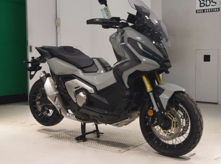 Мотоцикл Honda X-ADV750 с пробегом 2080 km