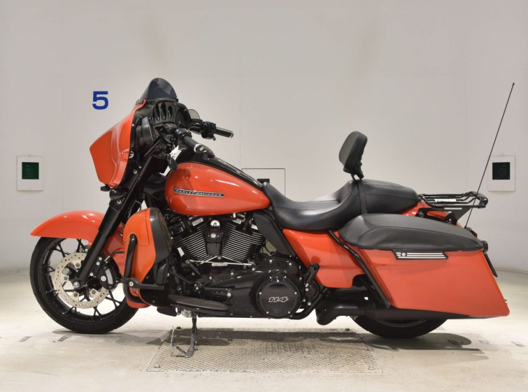 Мотоцикл HD STREET GLIDE FLHXS1870 з пробігом 3100 km