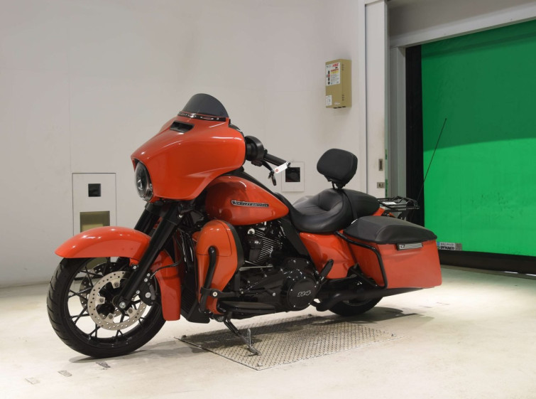 Мотоцикл HD STREET GLIDE FLHXS1870 з пробігом 3100 km