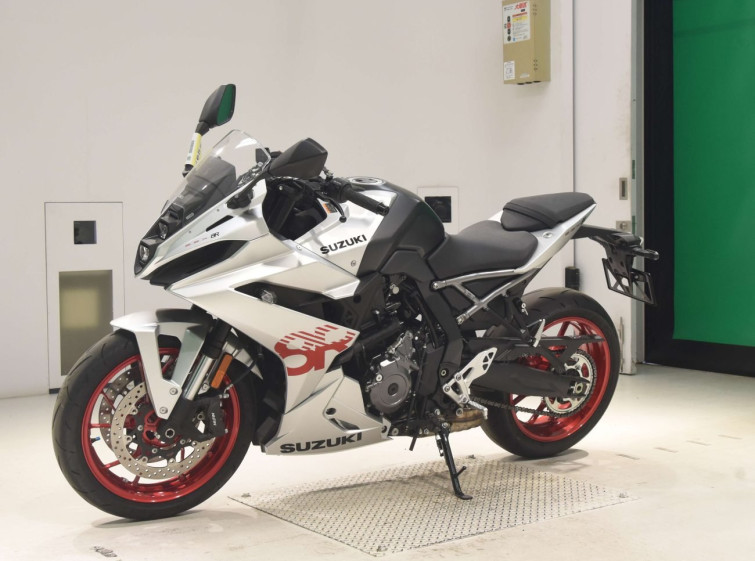 Мотоцикл Suzuki GSX-8R с пробегом 4812 km
