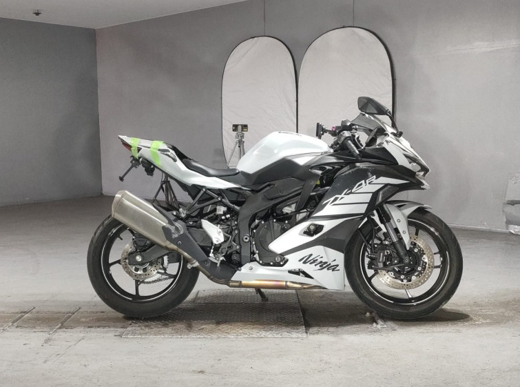 Мотоцикл Kawasaki NINJA ZX-4RR