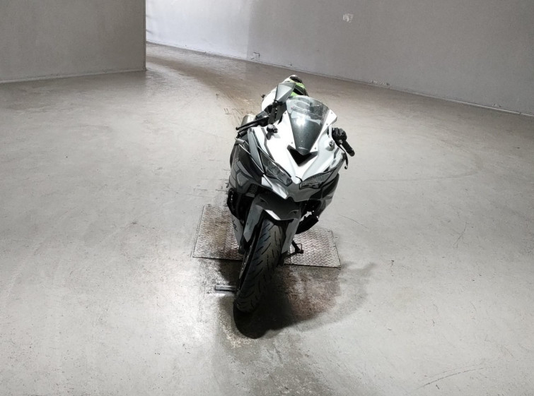 Мотоцикл Kawasaki NINJA ZX-4RR