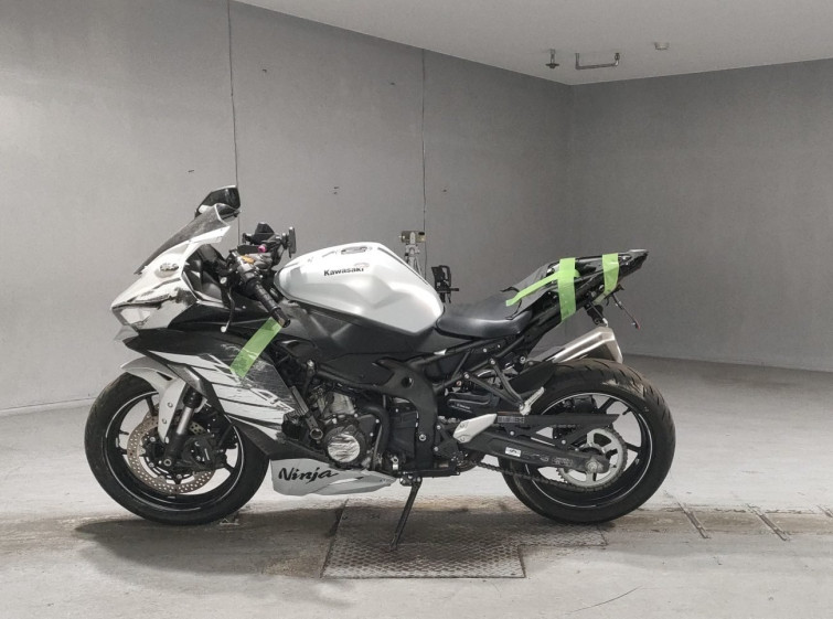 Мотоцикл Kawasaki NINJA ZX-4RR