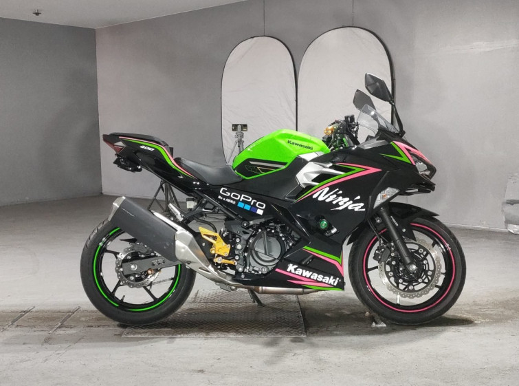 Мотоцикл Kawasaki NINJA400 с пробегом 12824 km