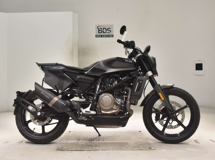 Мотоцикл Husqvarna SVARTPILEN 701 з пробігом 11657 km