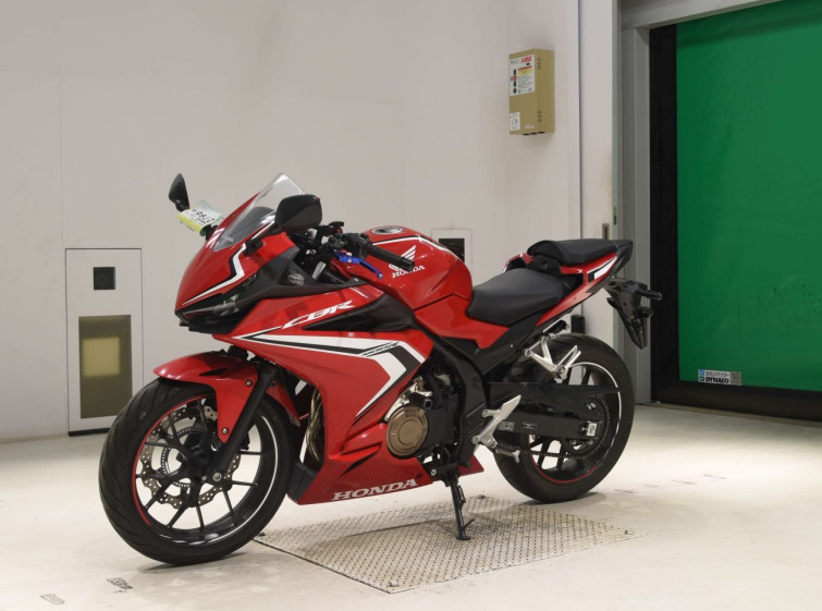 Мотоцикл Honda CBR400R с пробегом 4750 km