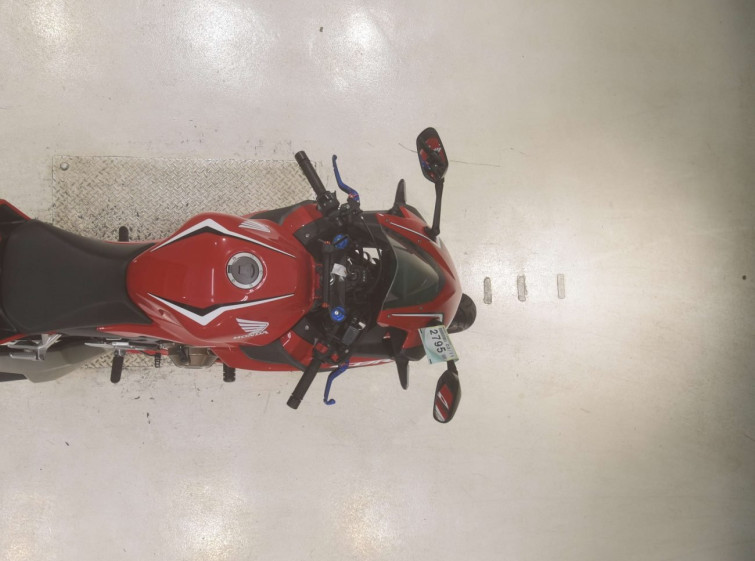 Мотоцикл Honda CBR400R с пробегом 4750 km