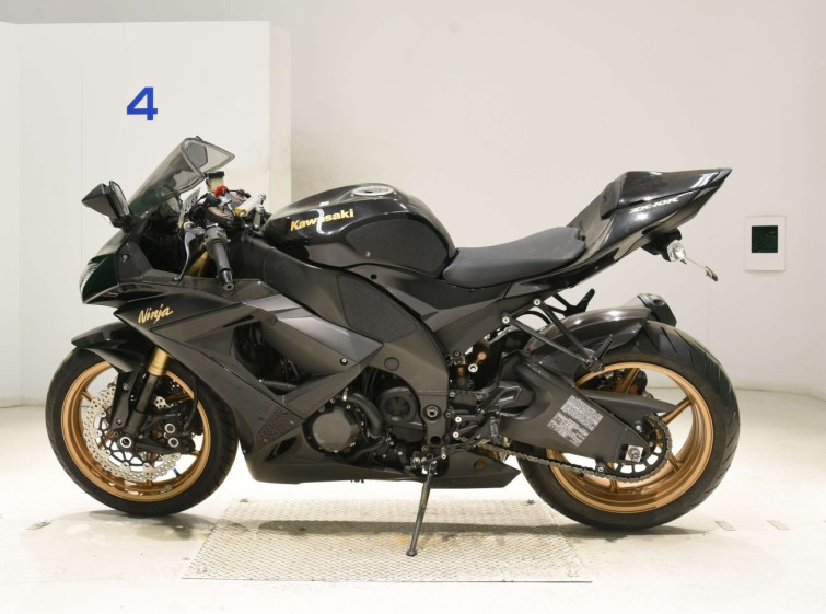 Мотоцикл Kawasaki NINJA ZX-10R з пробігом 38519 km