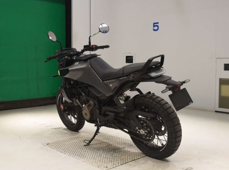 Мотоцикл Husqvarna SVARTPILEN 401 с пробегом 1974 km