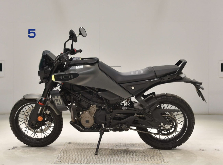 Мотоцикл Husqvarna SVARTPILEN 401 с пробегом 1974 km