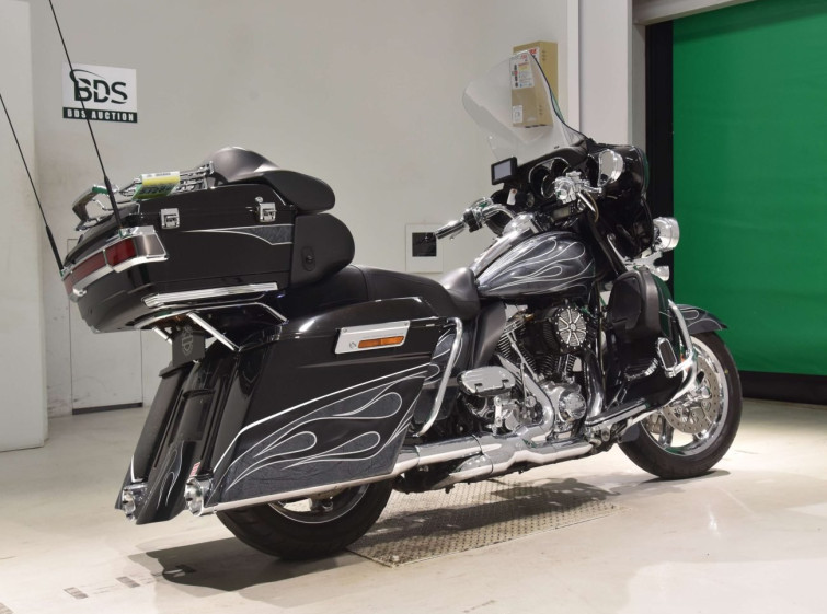 Мотоцикл HD FLHTCUSE1800 CVO