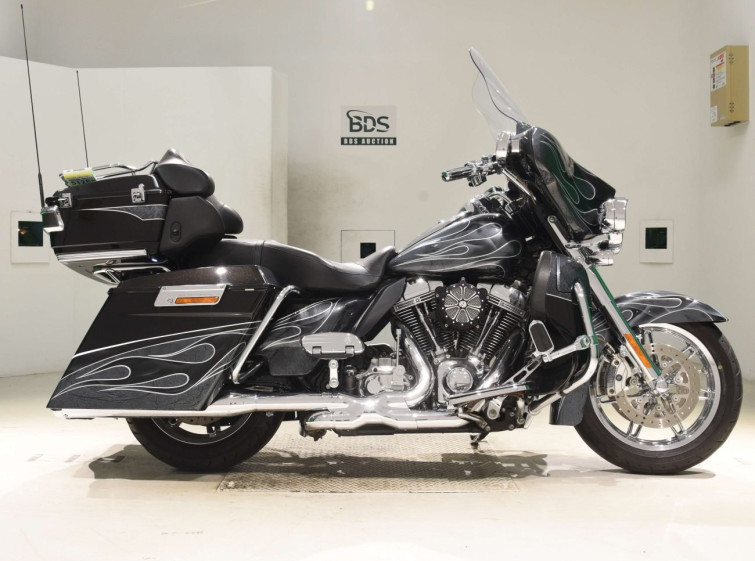 Мотоцикл HD FLHTCUSE1800 CVO