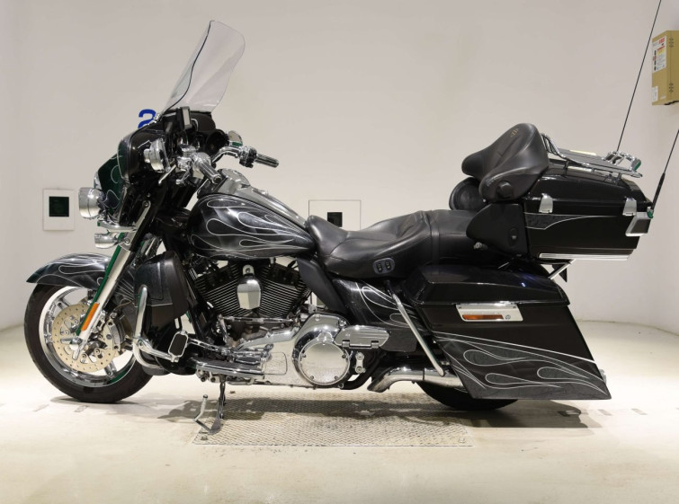 Мотоцикл HD FLHTCUSE1800 CVO