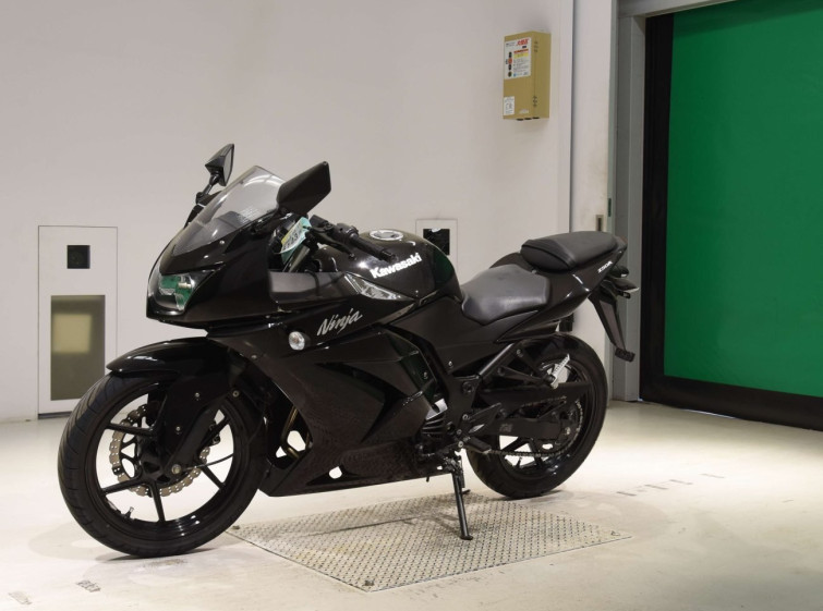 Мотоцикл Kawasaki NINJA250R с пробегом 9805 km