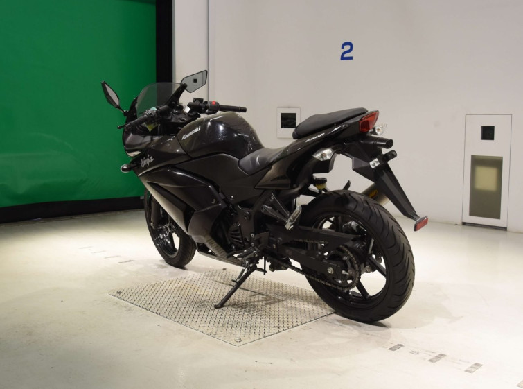 Мотоцикл Kawasaki NINJA250R с пробегом 9805 km