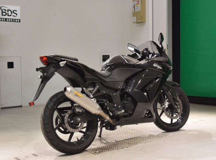Мотоцикл Kawasaki NINJA250R с пробегом 9805 km