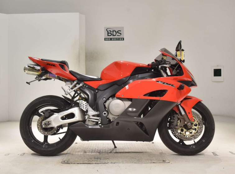 Мотоцикл Honda CBR1000RR с пробегом 53577 km