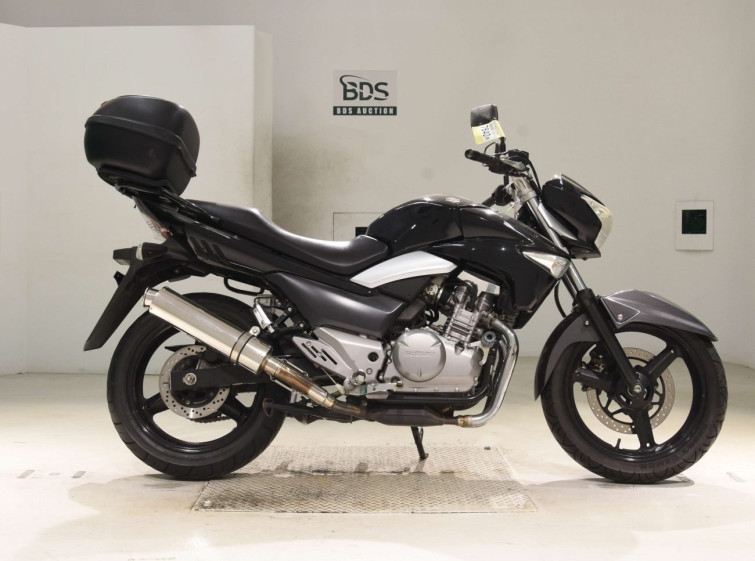 Мотоцикл Suzuki GSR250 з пробігом 14301 km