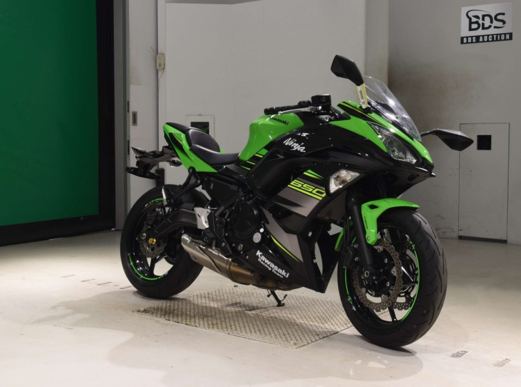 Мотоцикл Kawasaki ninja 650a с пробегом 4058 km