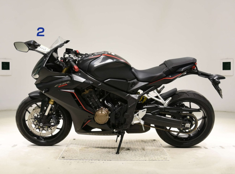 Мотоцикл Honda SR400 с пробегом 7397 km