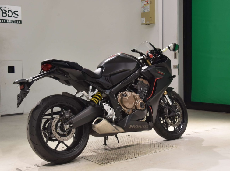 Мотоцикл Honda SR400 с пробегом 7397 km