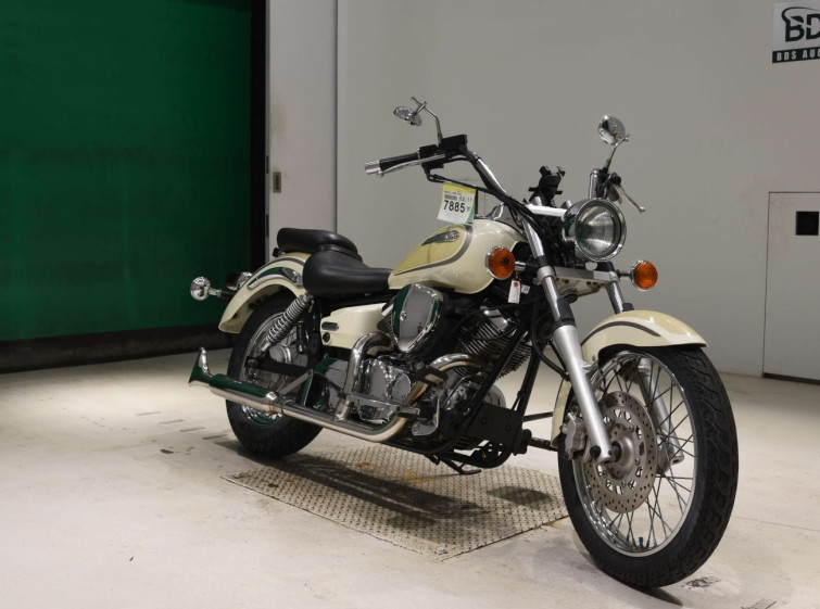 Мотоцикл Yamaha DRAGSTAR XVS250 с пробегом 8651 km