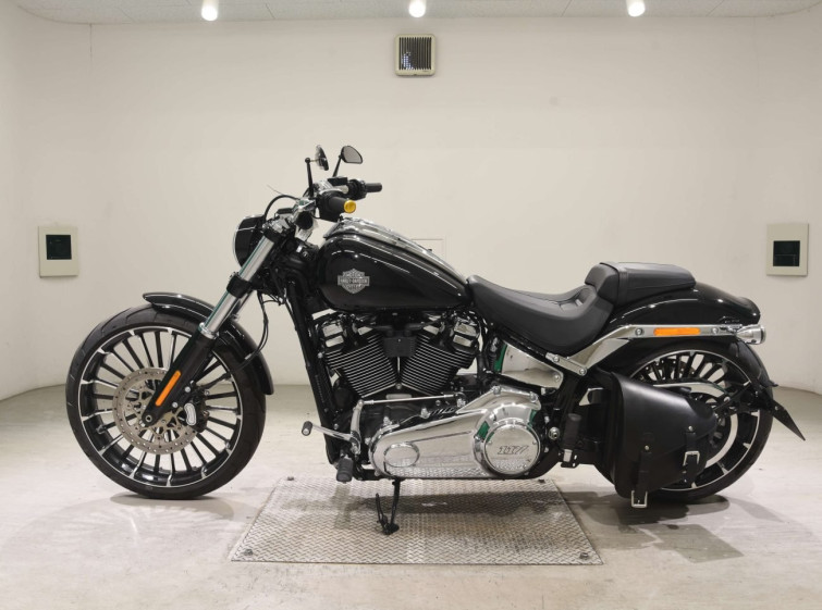 Мотоцикл HD FXBR1920 с пробегом 776 km