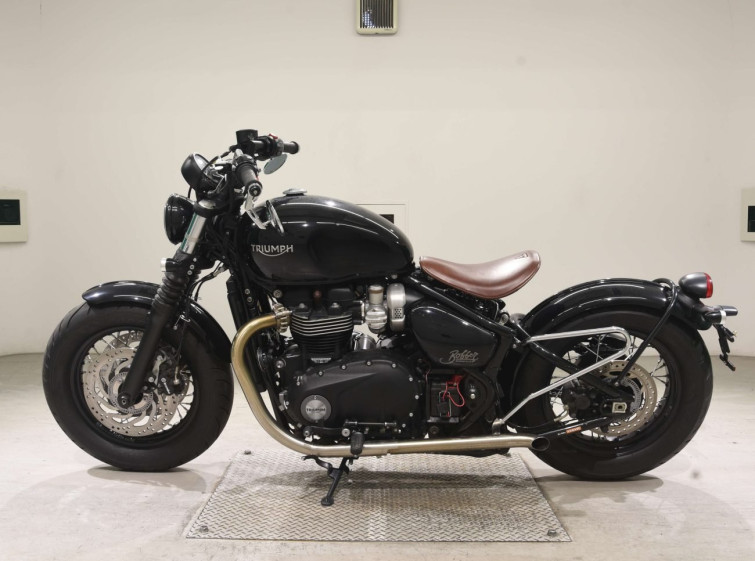 Мотоцикл Triumph BONNEVILLE BOBBER з пробігом 2615 km