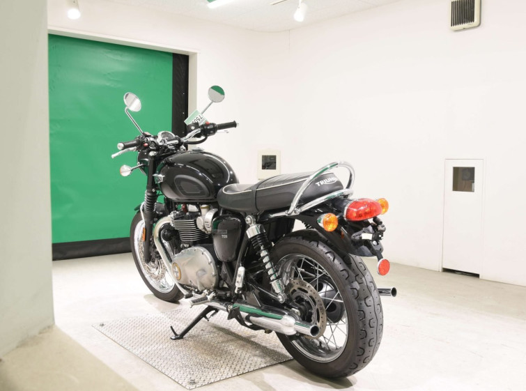 Мотоцикл Triumph BONNEVILLE T120 з пробігом 18981 km