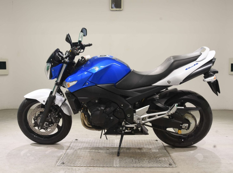 Мотоцикл Suzuki GSR400A з пробігом 10730 km