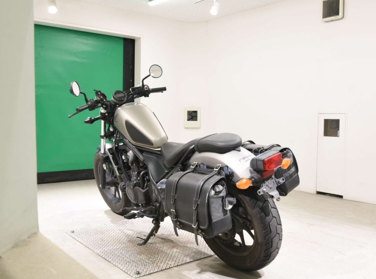 Мотоцикл Honda REBEL CMX500 з пробігом 15606 km