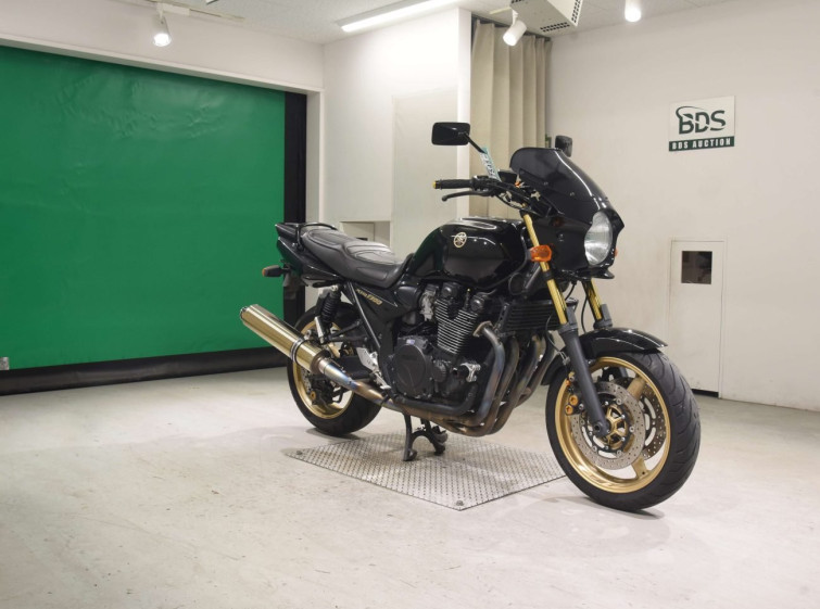 Мотоцикл Yamaha XJR1300 з пробігом 42085 km