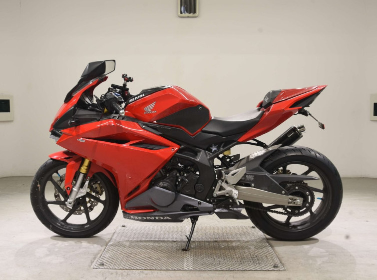Мотоцикл Honda CBR250RR з пробігом 11797 km