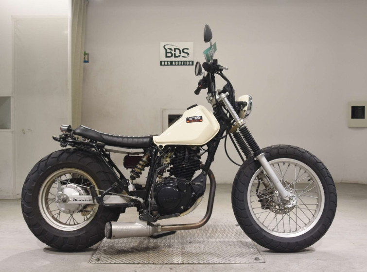 Мотоцикл Yamaha TW225 с пробегом 4849 km