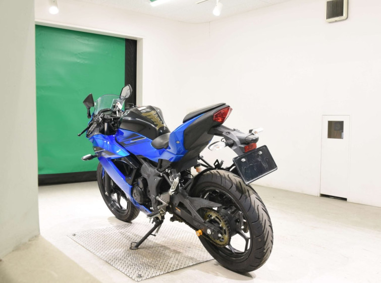 Мотоцикл Kawasaki NINJA250 с пробегом 7737 km