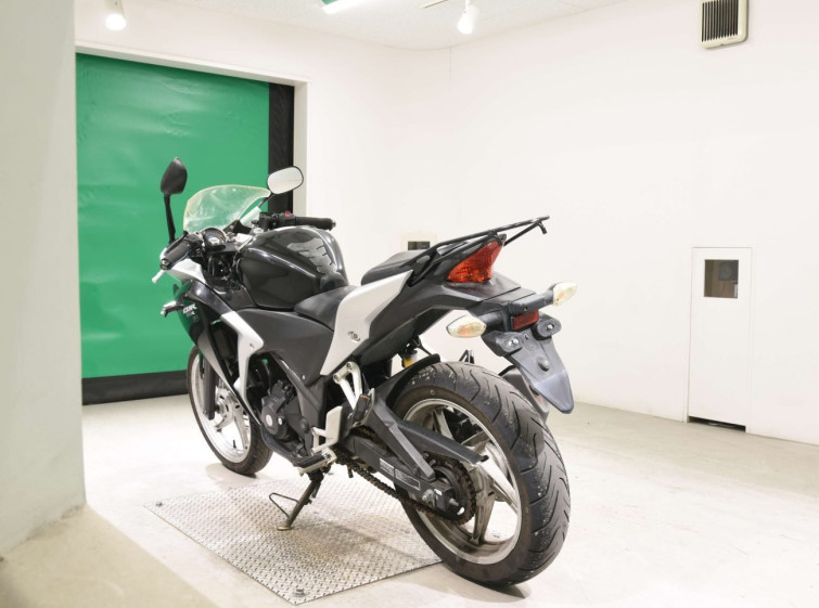 Мотоцикл Honda CBR250R з пробігом 9042 km