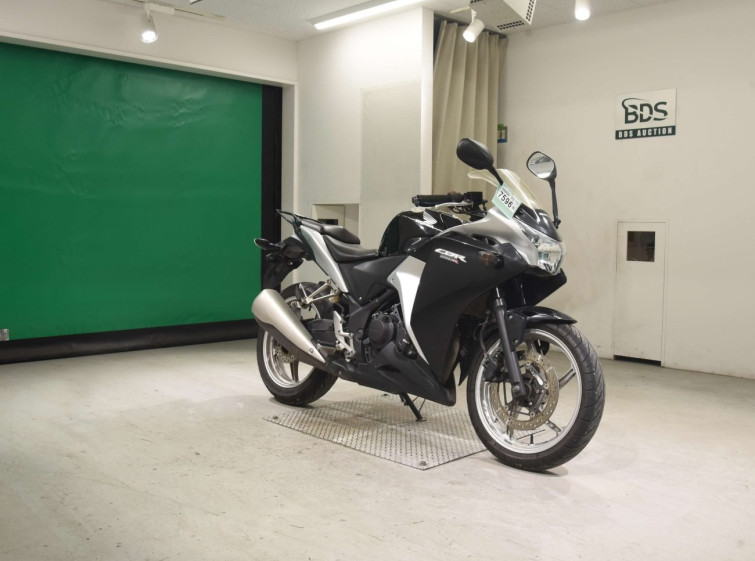 Мотоцикл Honda CBR250R з пробігом 9042 km