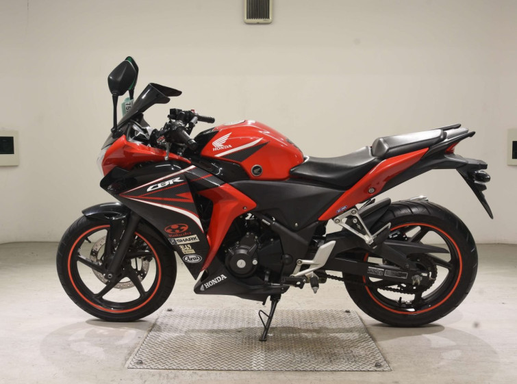 Мотоцикл Honda CBR250R з пробігом 25358 km