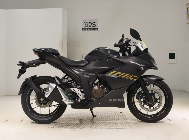Мотоцикл Suzuki GIXXER250SF с пробегом 1495 km