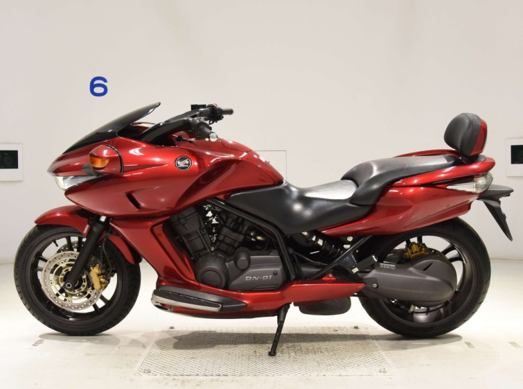 Мотоцикл Honda DN-01 з пробігом 52365 km