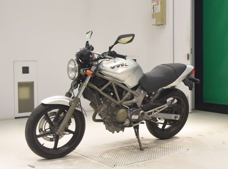 Мотоцикл Honda VTR250 с пробегом 28151 km