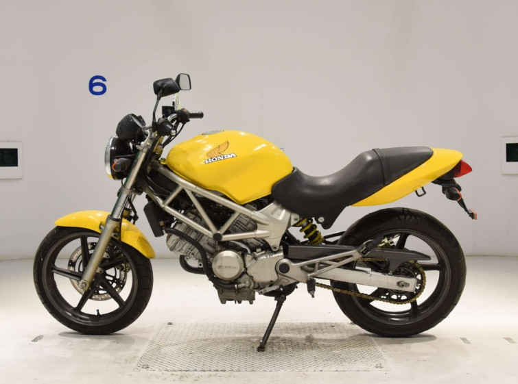 Мотоцикл Honda VTR250 з пробігом 49447 km