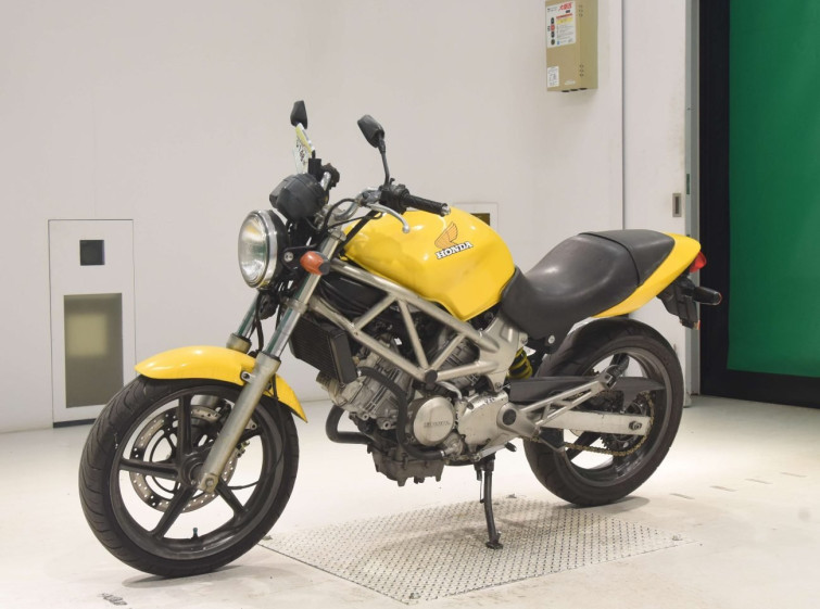 Мотоцикл Honda VTR250 з пробігом 49447 km