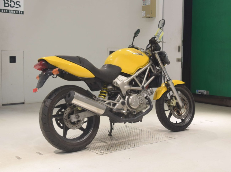 Мотоцикл Honda VTR250 з пробігом 49447 km