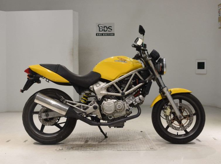 Мотоцикл Honda VTR250 з пробігом 49447 km