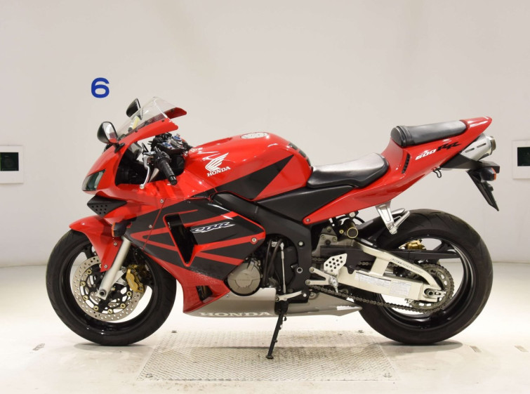 Мотоцикл Honda CBR600RR с пробегом 19939 km