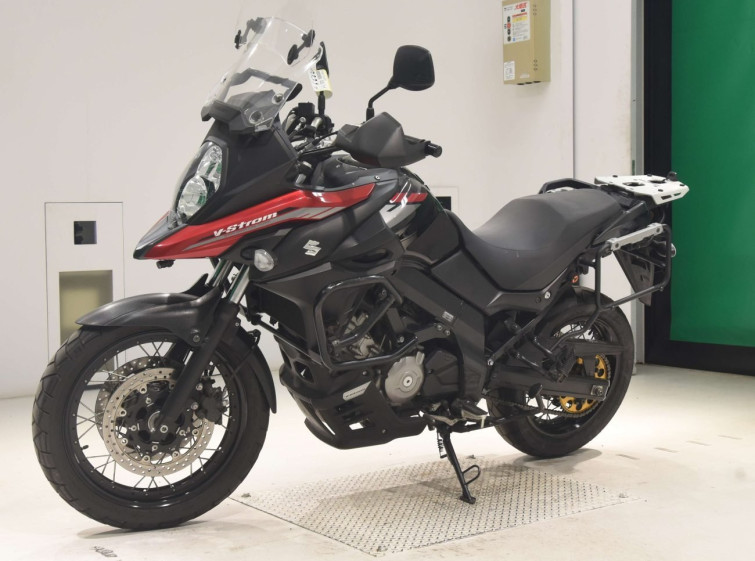 Мотоцикл Suzuki V-STROM DL650XTA з пробігом 30084 km